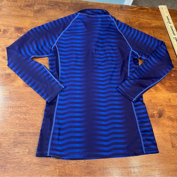 Women’s Neve Polyester Spandex base layer blue purple size large pullover - Picture 7 of 9
